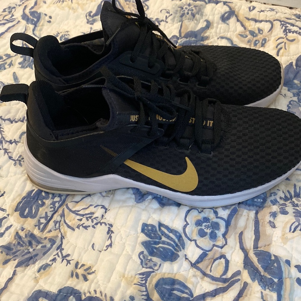 Women’s Nike air max bella TR